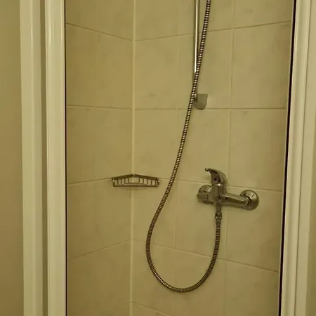 Konukevi Zweibettzimmer Mit Eigenem Bad 3*